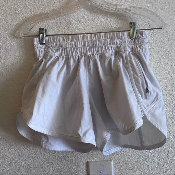 Lululemon - Picture 1 of 5